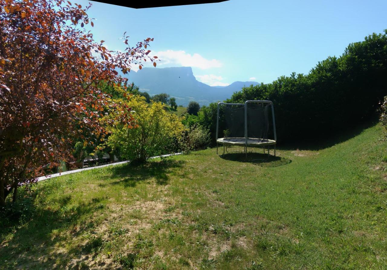 Clair, Spacieux Et Cosy Avec Vue Sur Le Massif De La Chartreuse Apartment Sainte-Helene-du-Lac