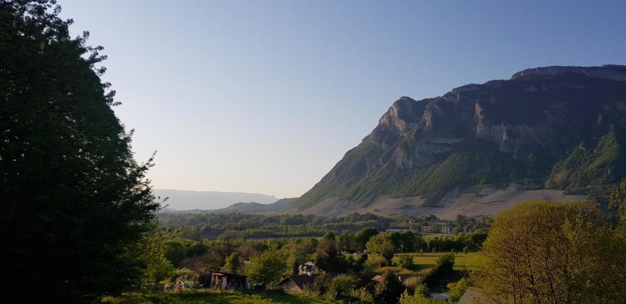 Clair, Spacieux Et Cosy Avec Vue Sur Le Massif De La Chartreuse Apartment Sainte-Helene-du-Lac